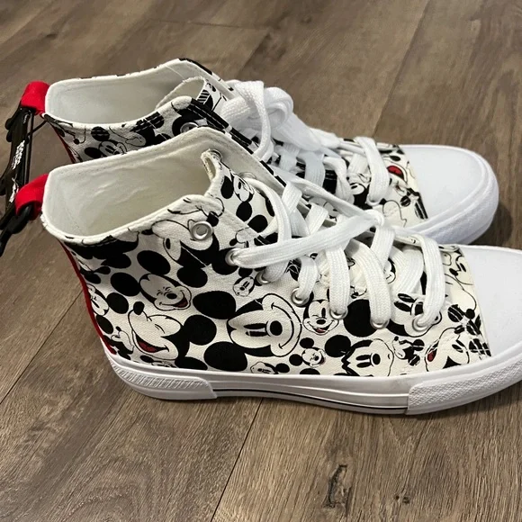 Disney Mickey Mouse High Top Sneakers Size 8 New - Picture 2 of 4